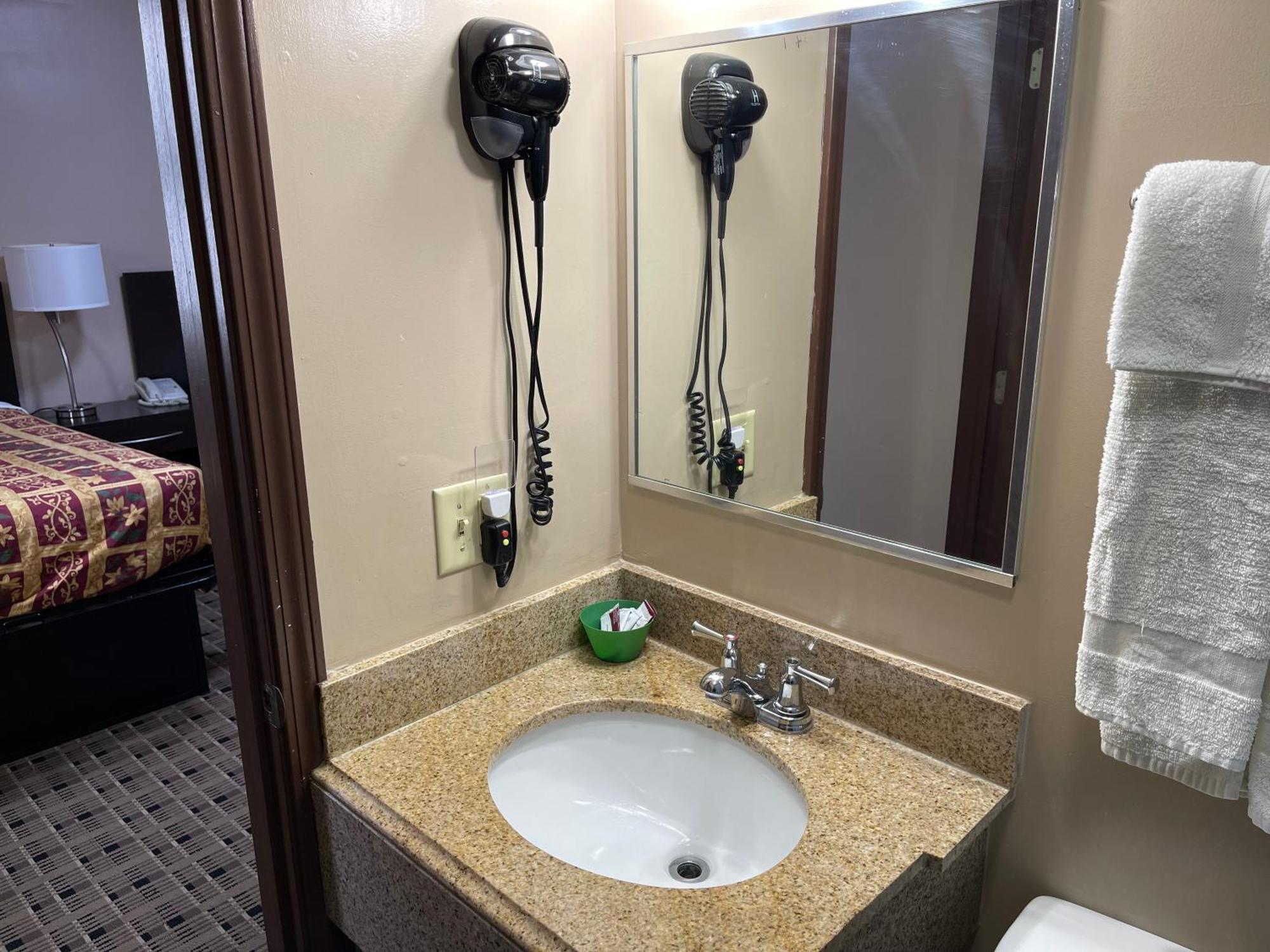 Economy Inn & Suites Ashtabula Luaran gambar