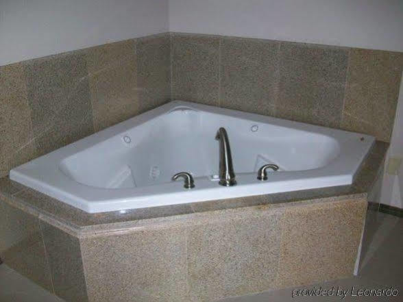 Economy Inn & Suites Ashtabula Bilik gambar